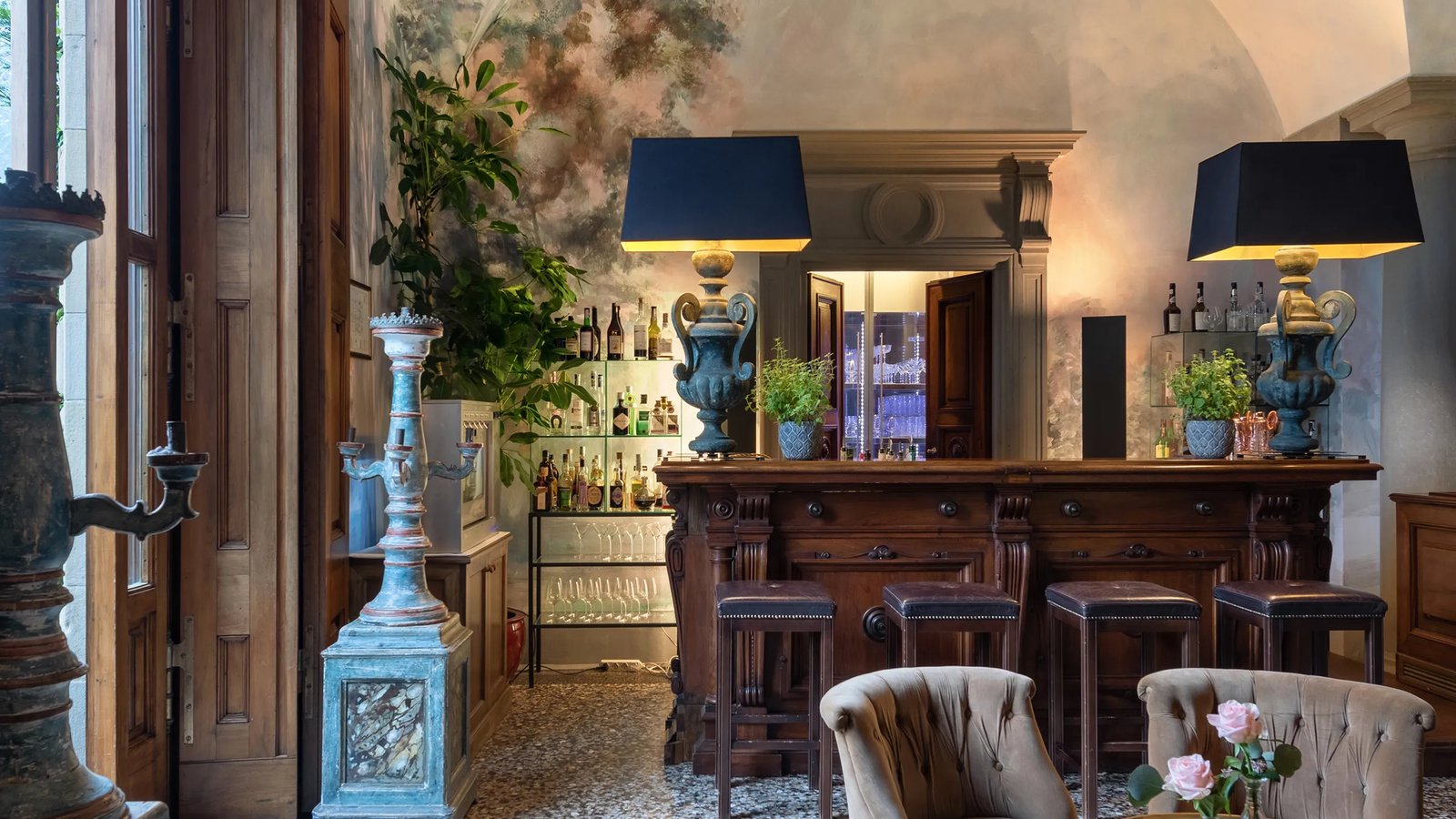 Il Salviatino, at the table