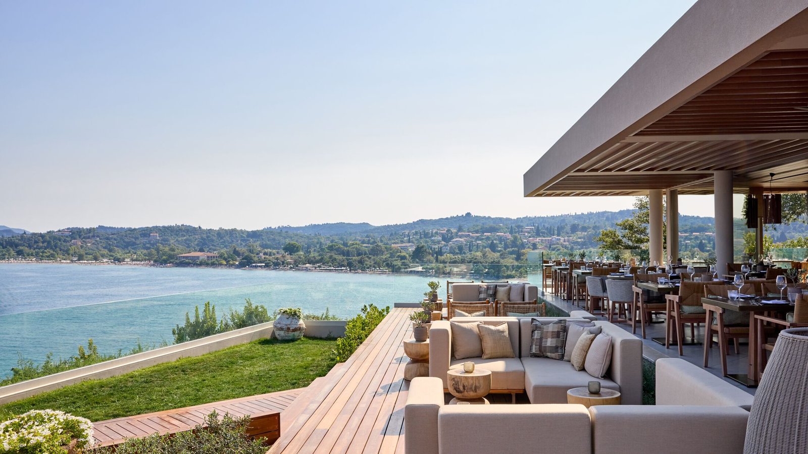 Ikos Odisia, eat & drink