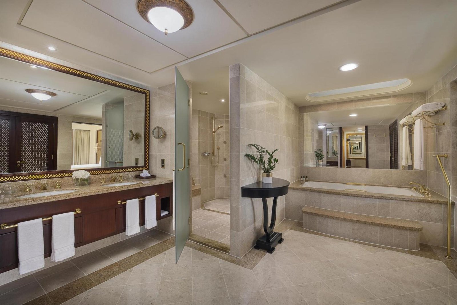 Al Husn Hotel Muscat, rooms