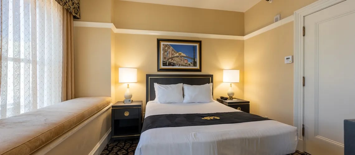 Gaslamp Plaza Suites — rooms