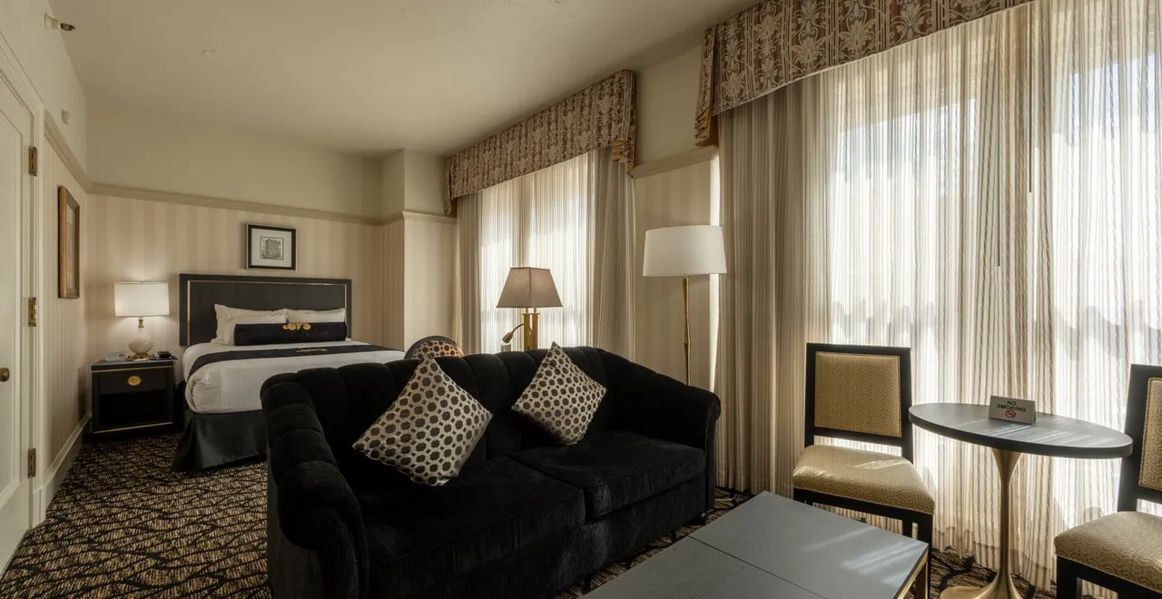 Gaslamp Plaza Suites — rooms