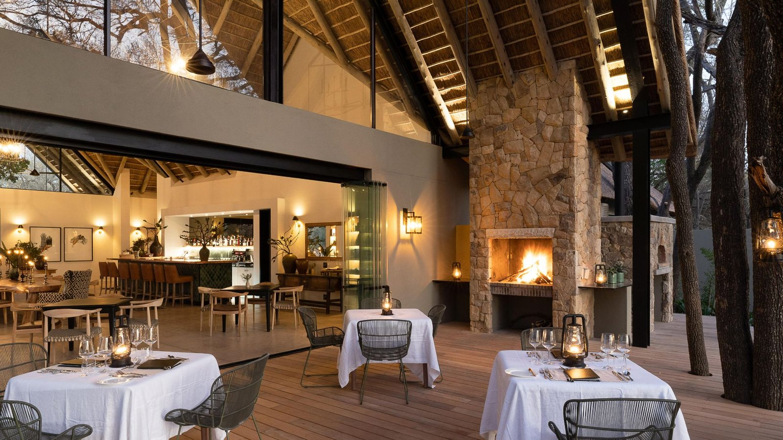 Monwana Game Lodge, at the table