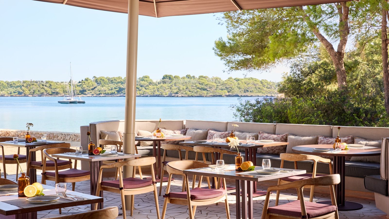 Ikos Porto Petro, eat & drink