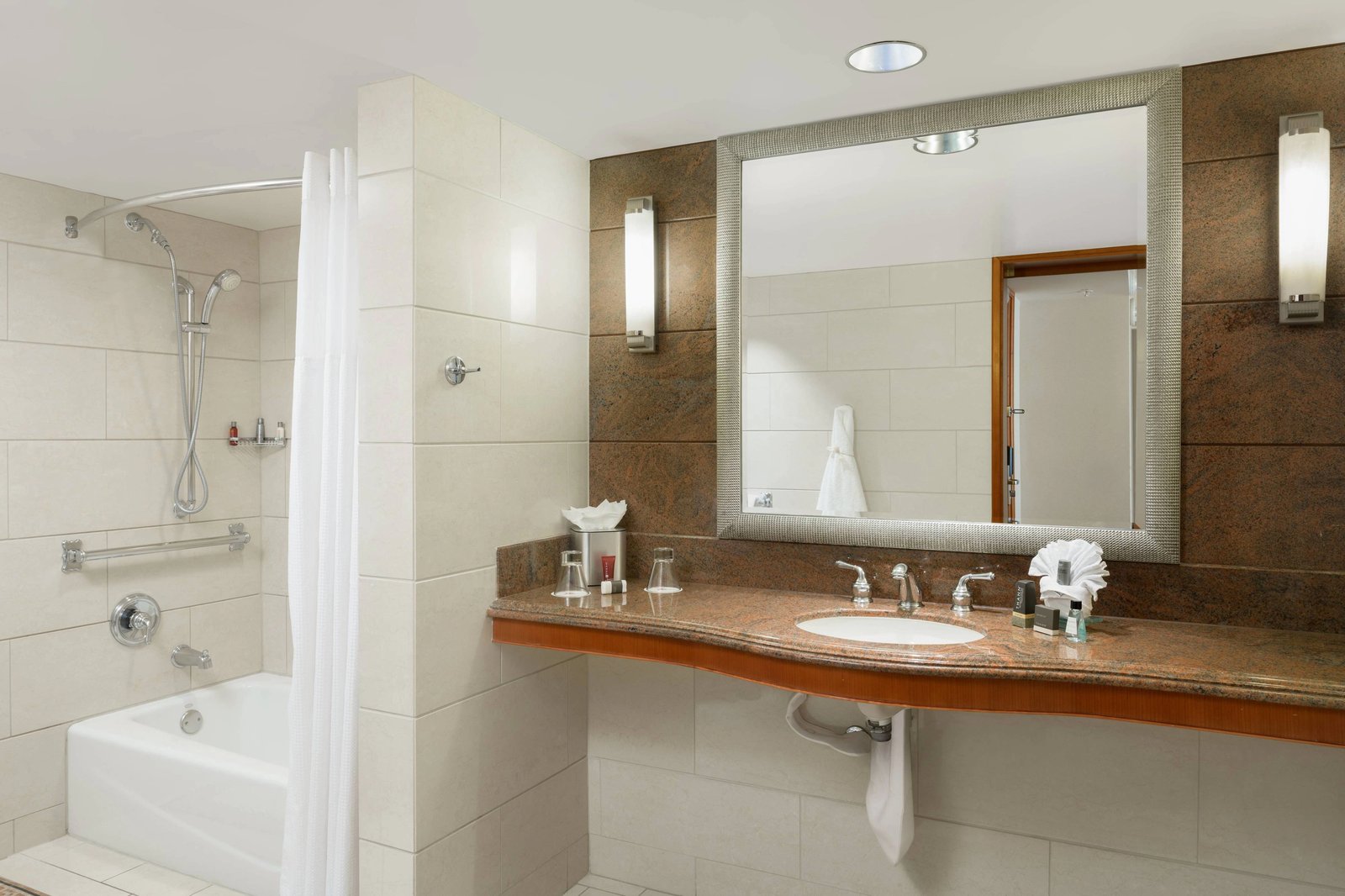 San Diego Marriott Gaslamp Quarter — rooms