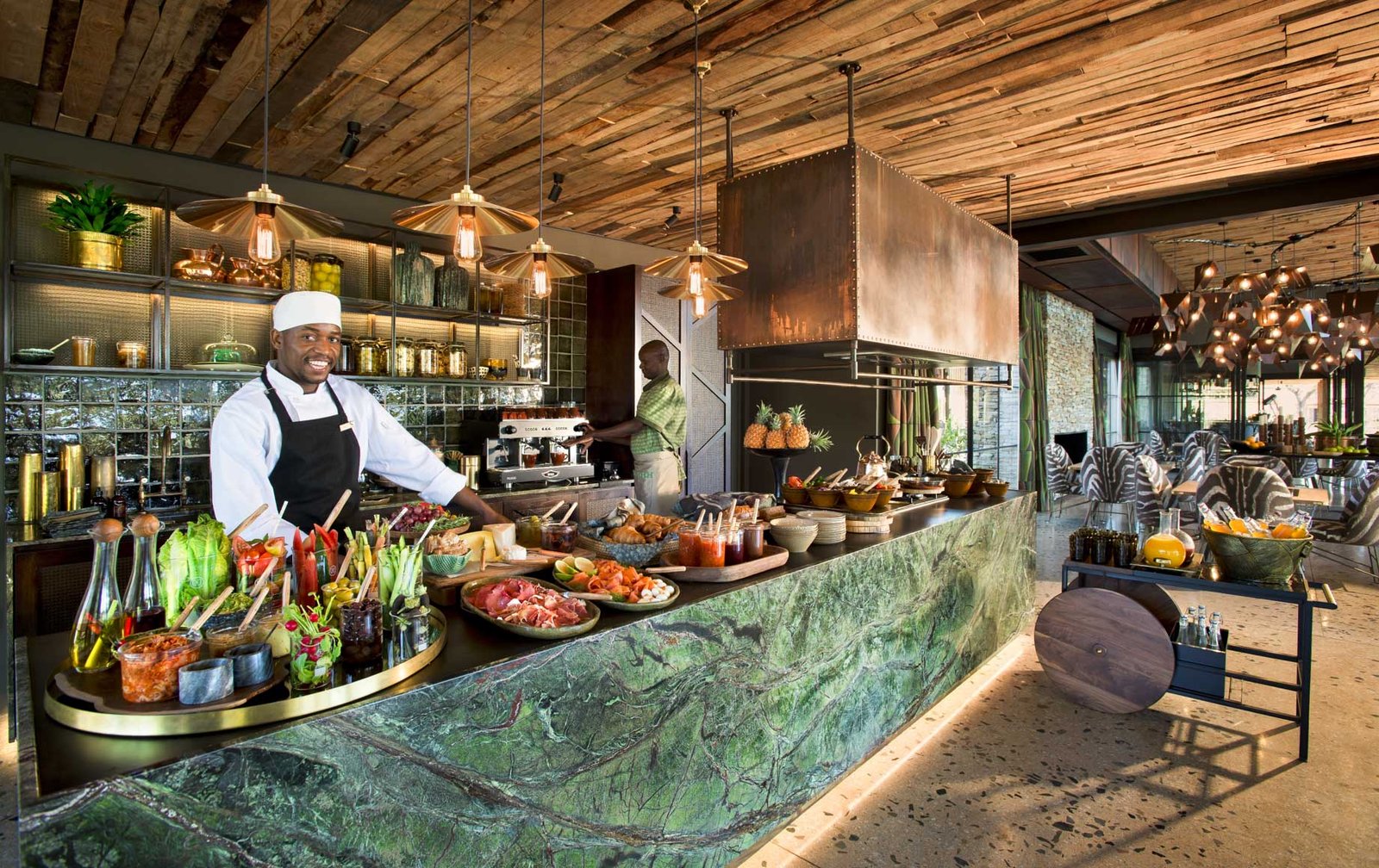 Tengile River Lodge, at the table