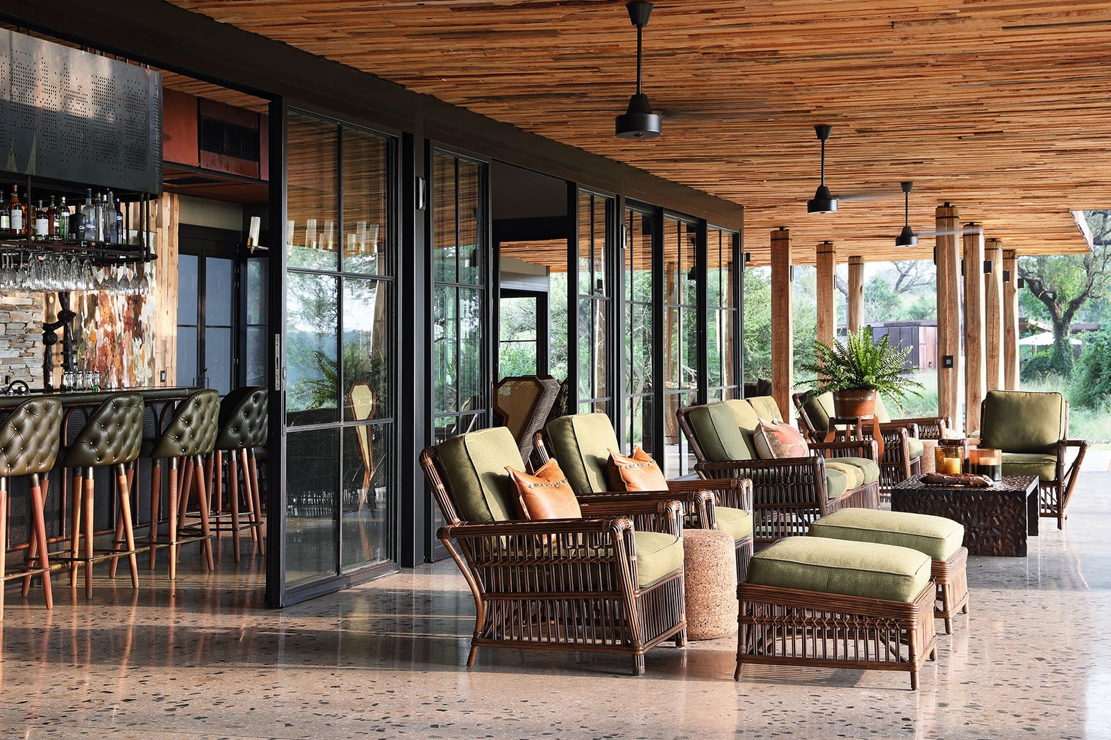 Tengile River Lodge, main lodge bar and lounge