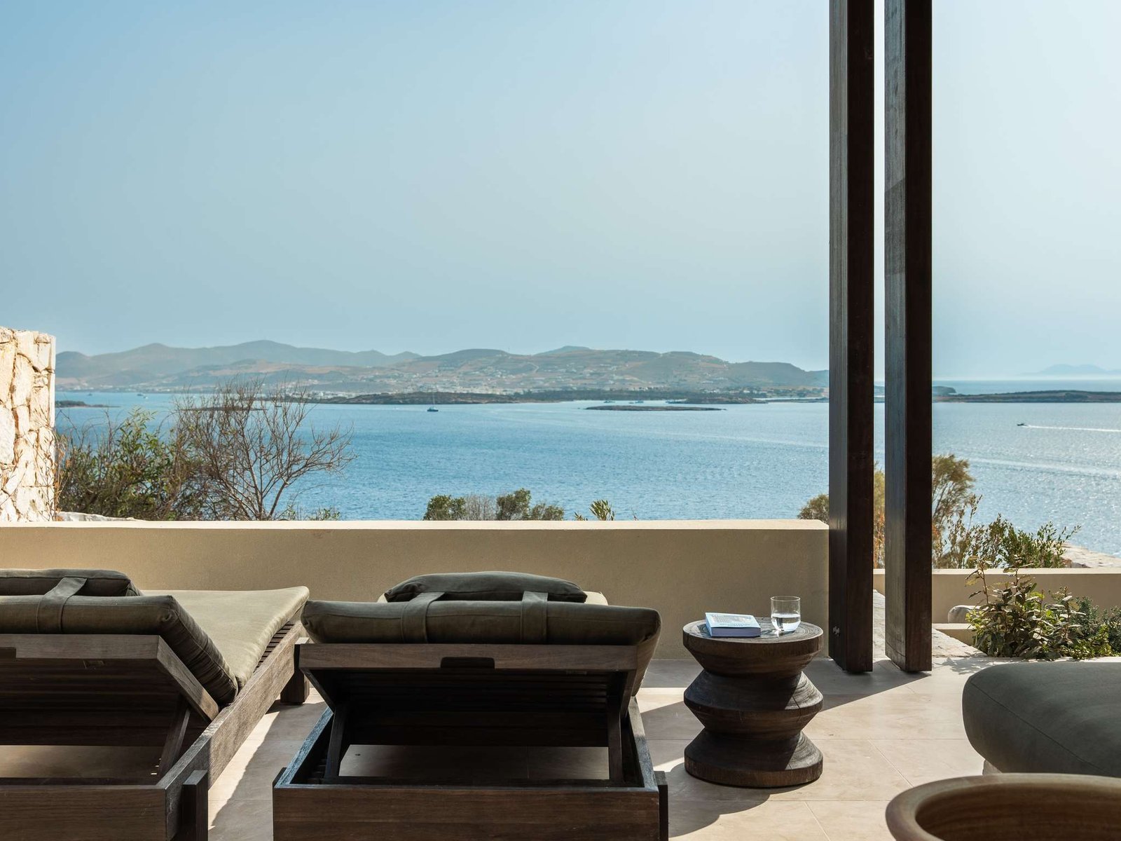 Luura - Cliff, Paros, A Morgans Originals Hotel, vibe