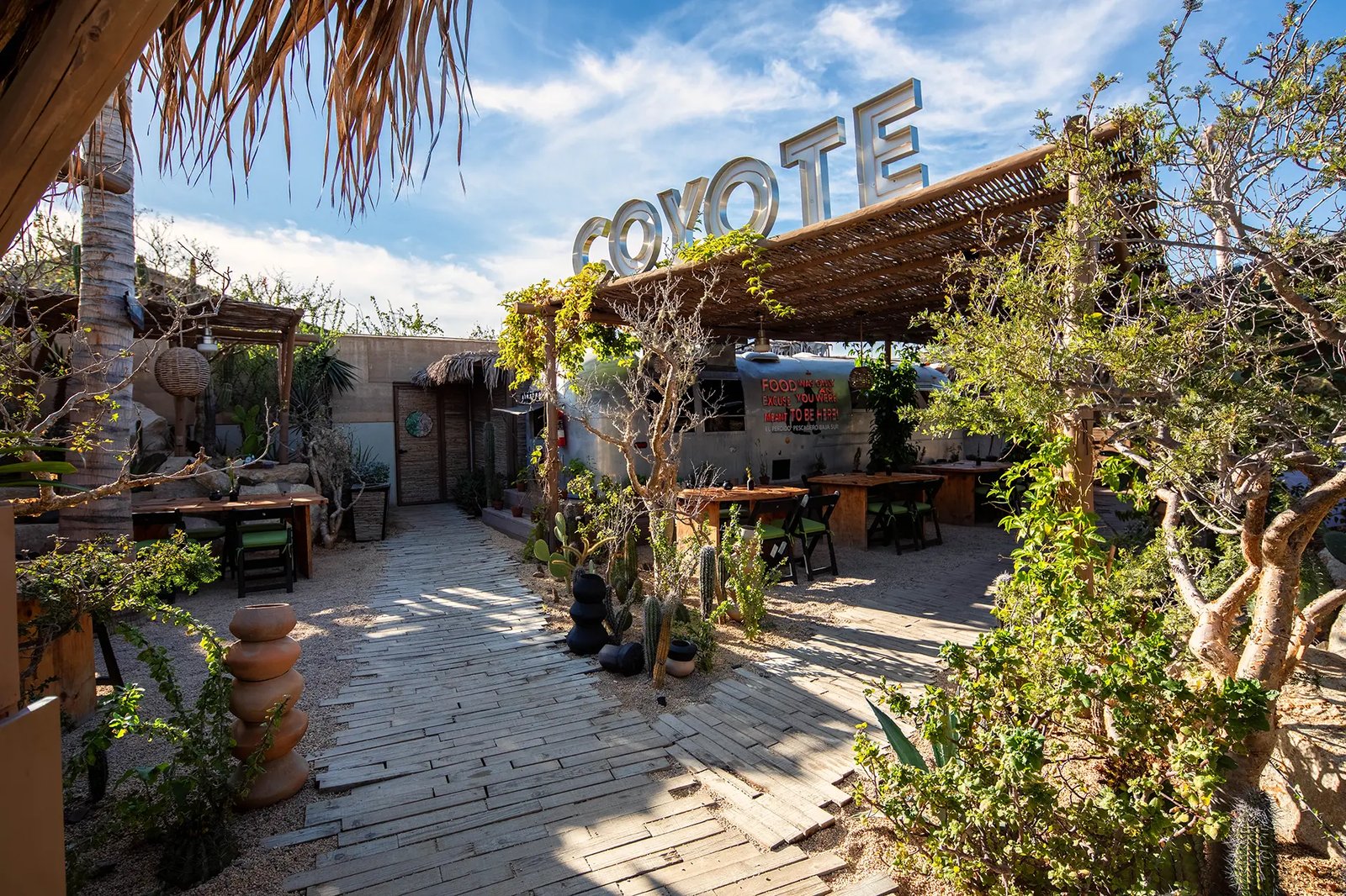 El Perdido Desert Dream, eat & drink