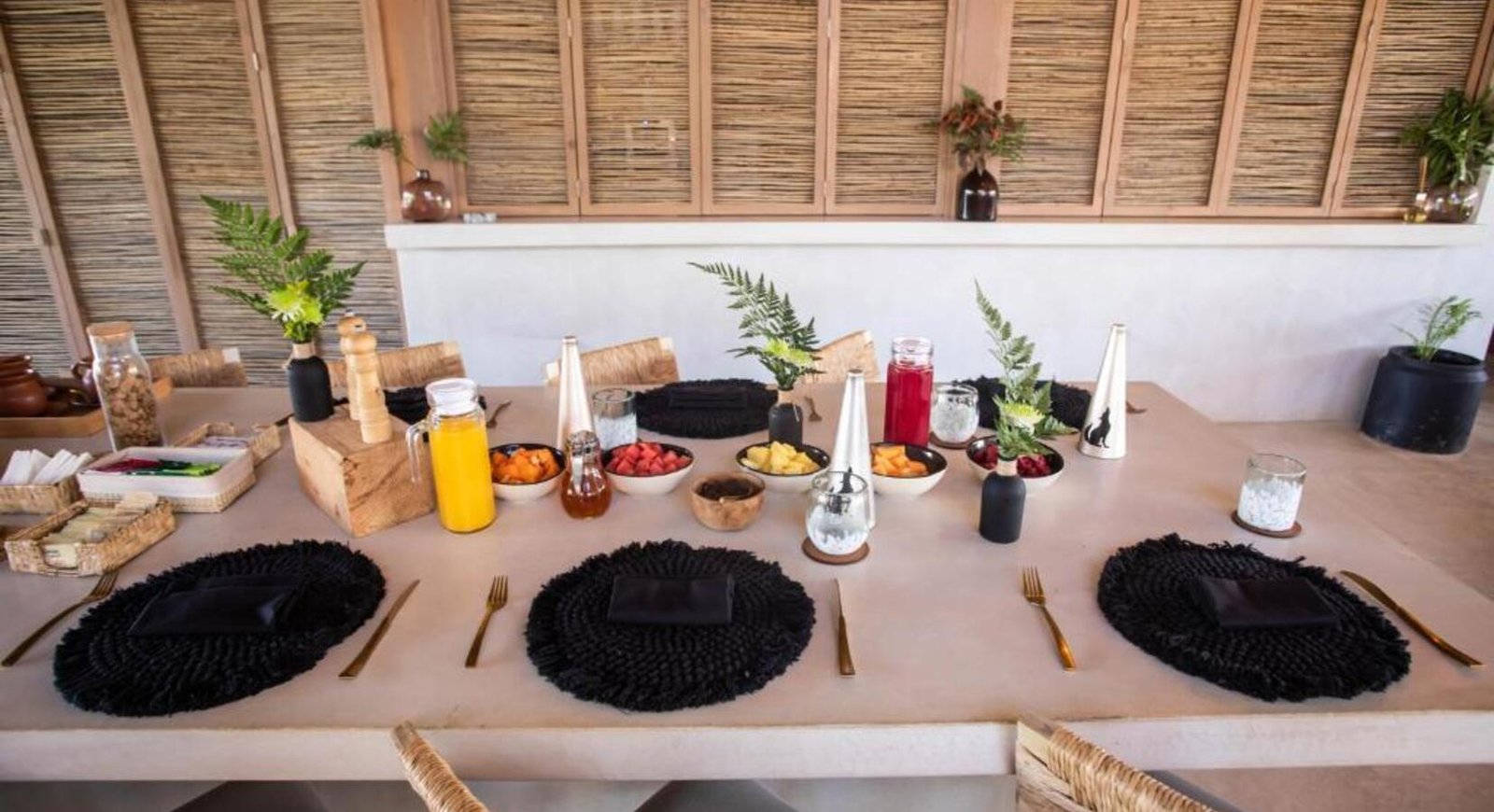El Perdido Desert Dream, eat & drink