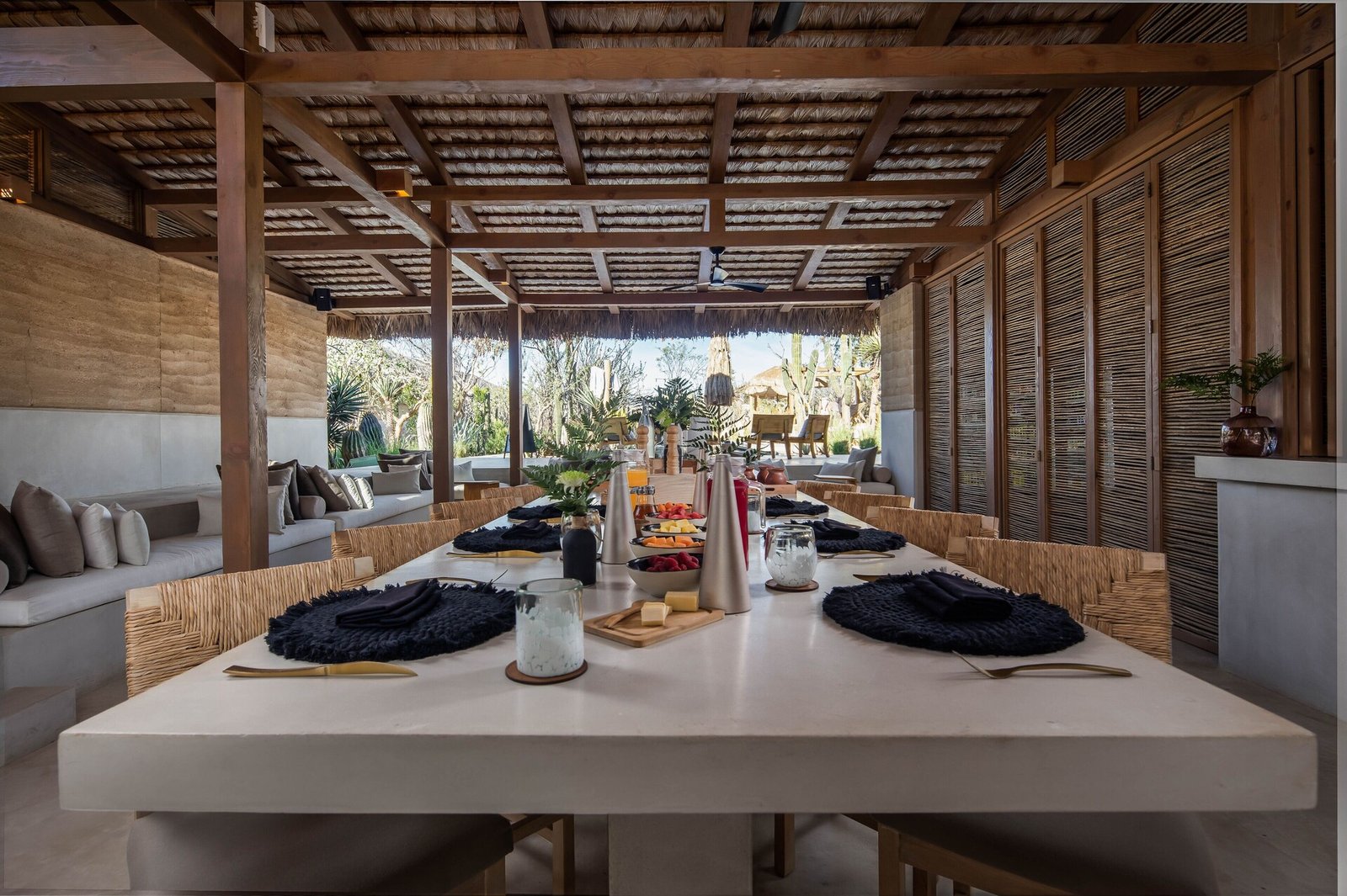 El Perdido Desert Dream, eat & drink