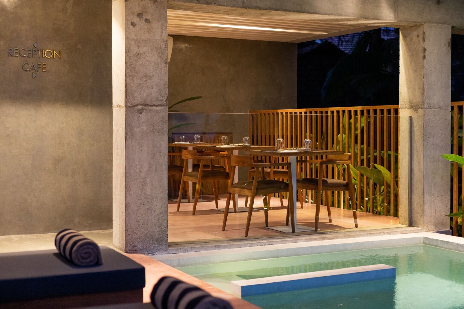 Harding Boutique Hotel, at the table
