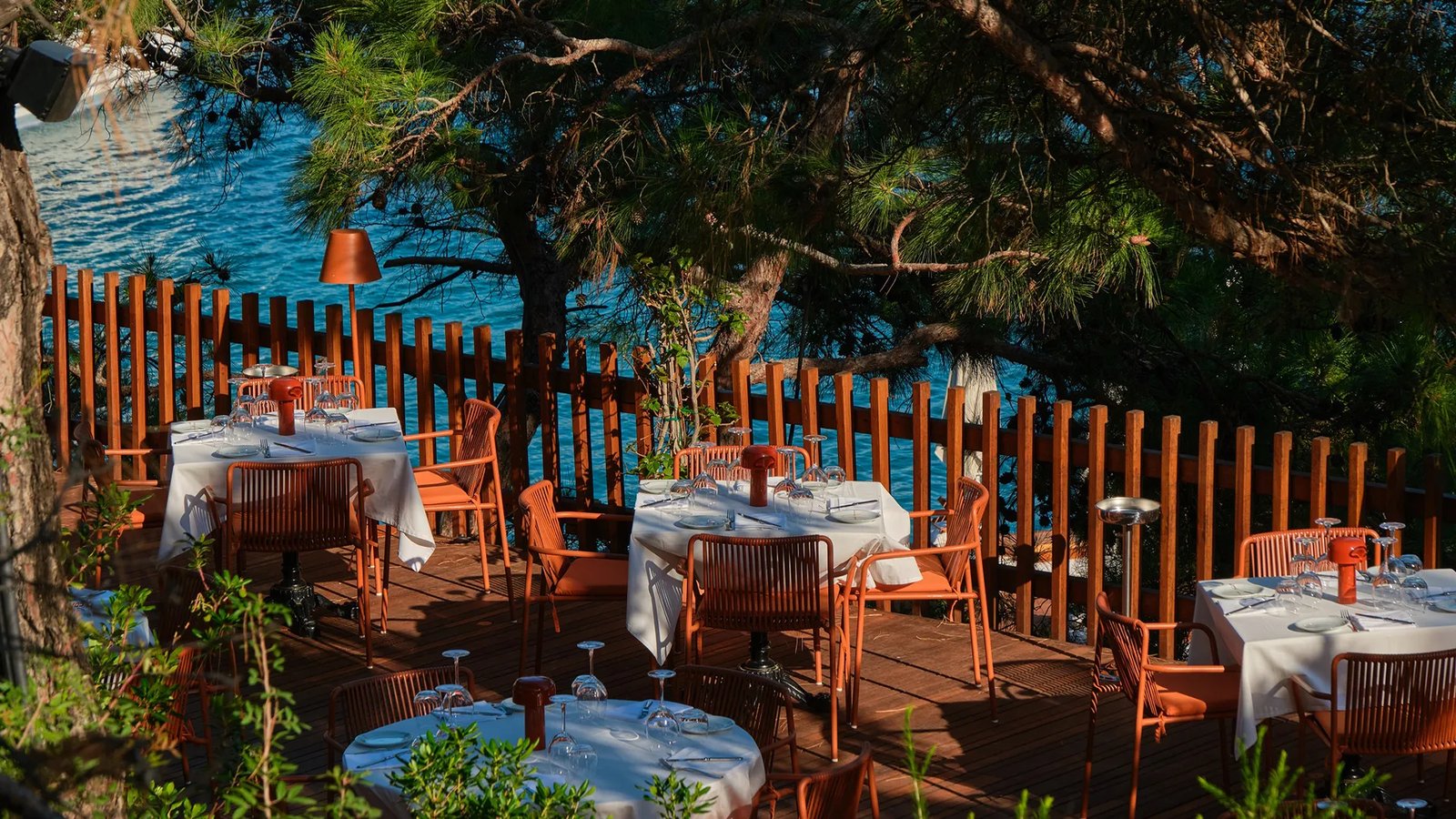 Bodrum Loft, at the table