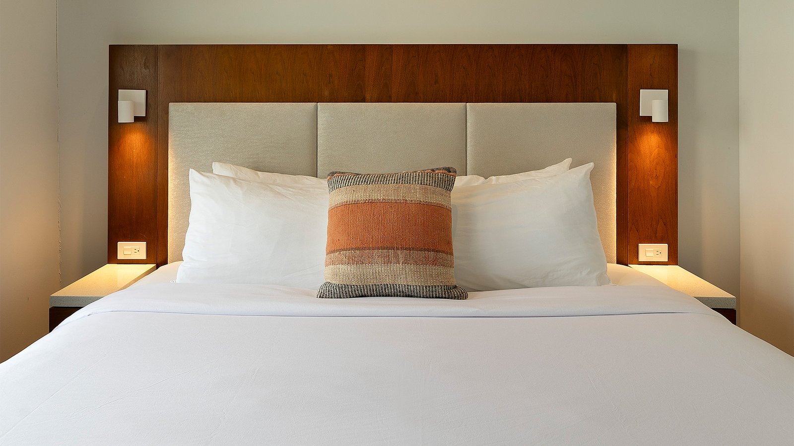 Riviera Beach House — rooms