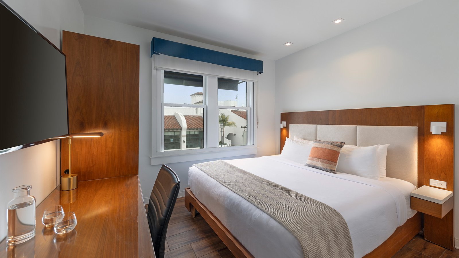 Riviera Beach House — rooms