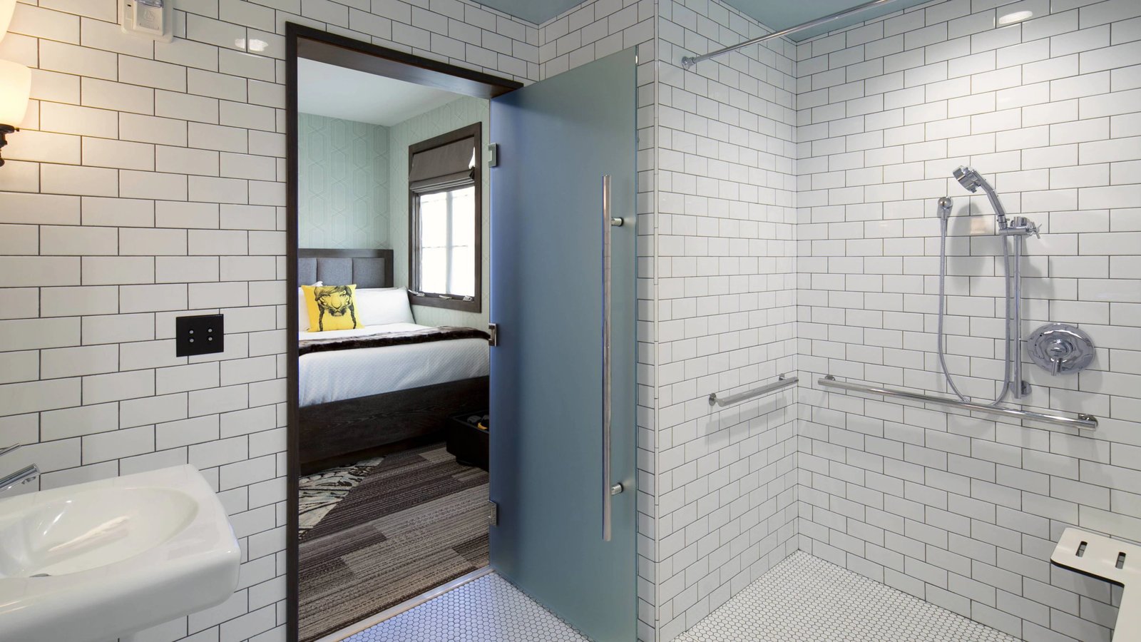 Moxy Santa Barbara Hotel — rooms