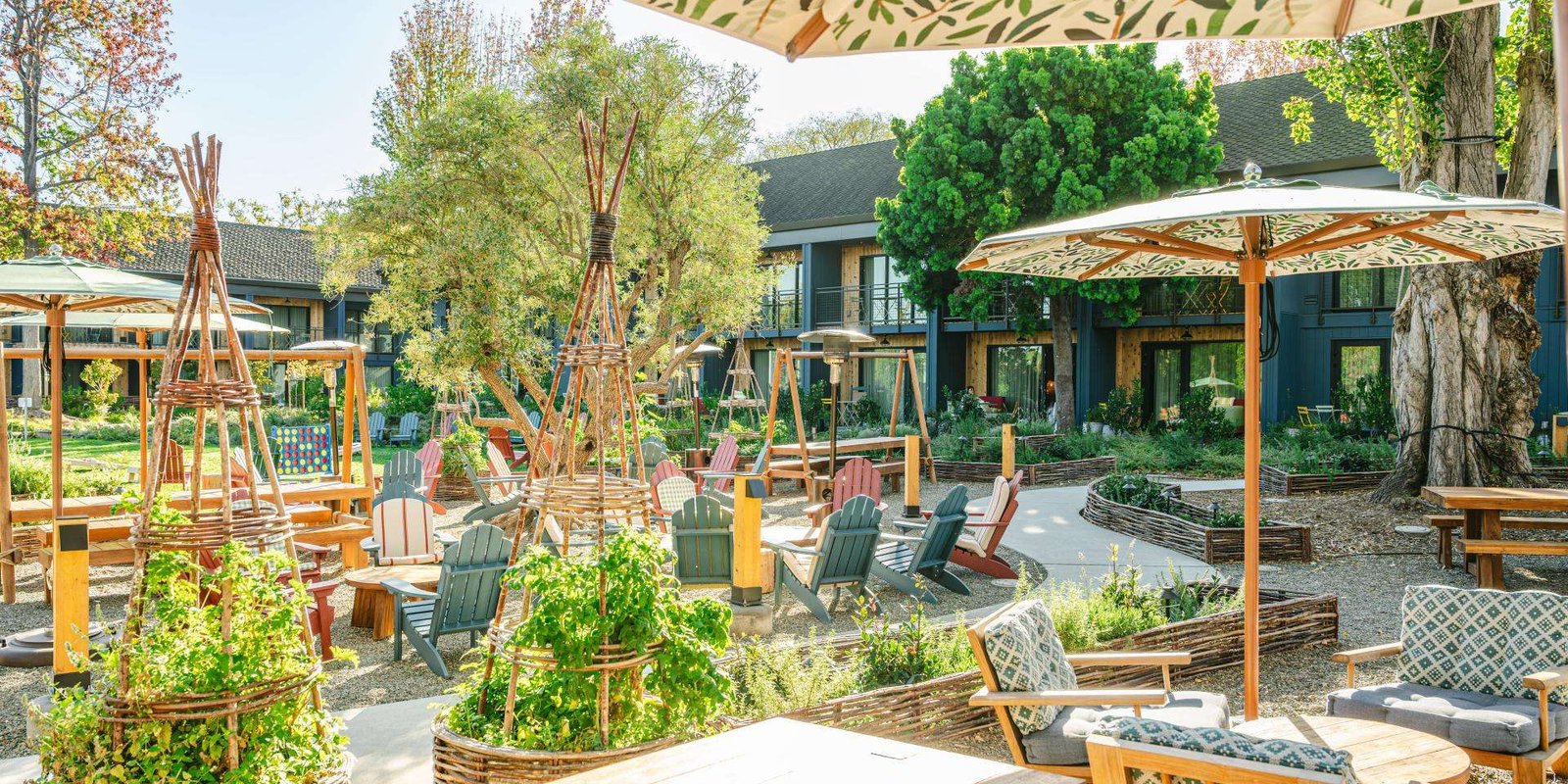 Treehouse Hotel Silicon Valley, at the table