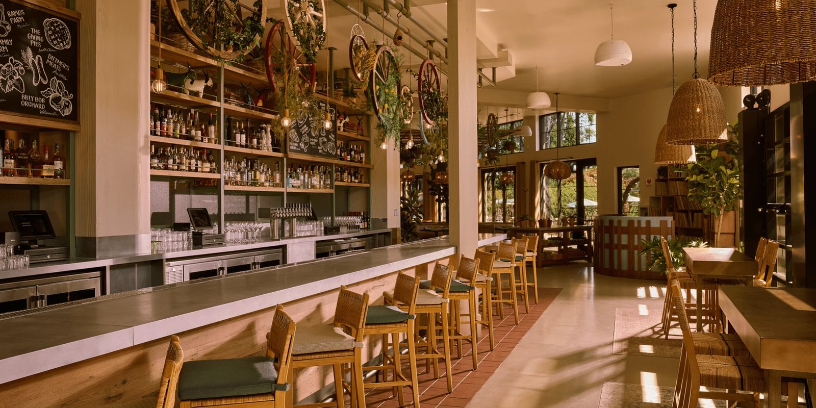 Treehouse Hotel Silicon Valley, valley goat