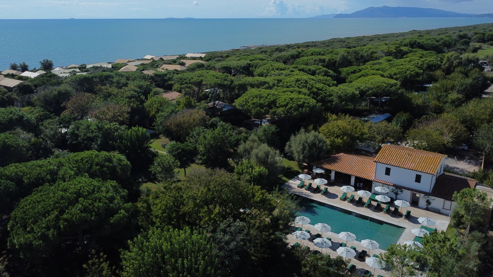 Resort & Glamping Terre di Sacra, the pool