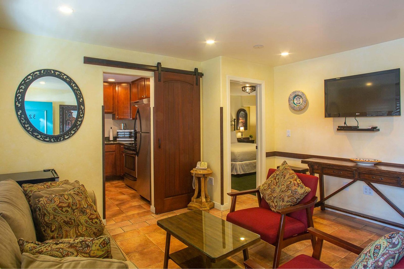 Castillo Inn at the Beach — rooms