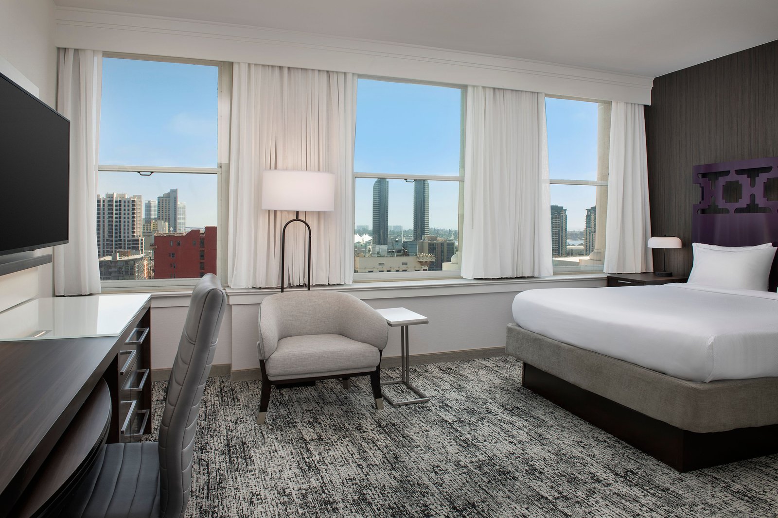 Courtyard by Marriott San Diego Downtown — rooms