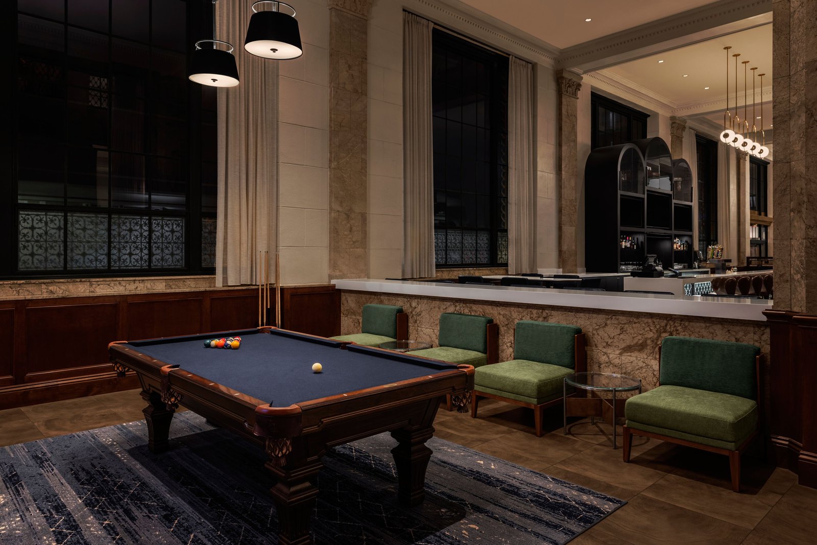 Courtyard by Marriott San Diego Downtown — eat & drink