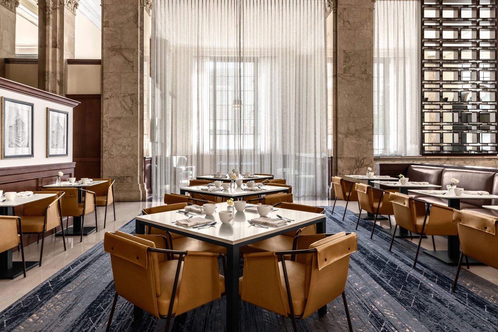 Courtyard by Marriott San Diego Downtown — eat & drink