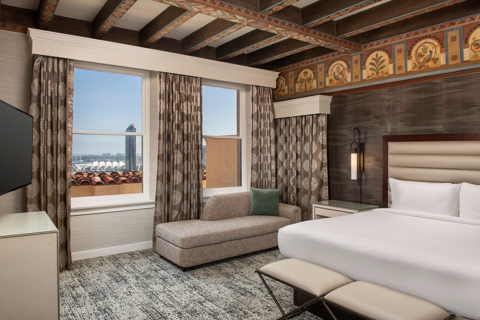 Courtyard by Marriott San Diego Downtown — rooms