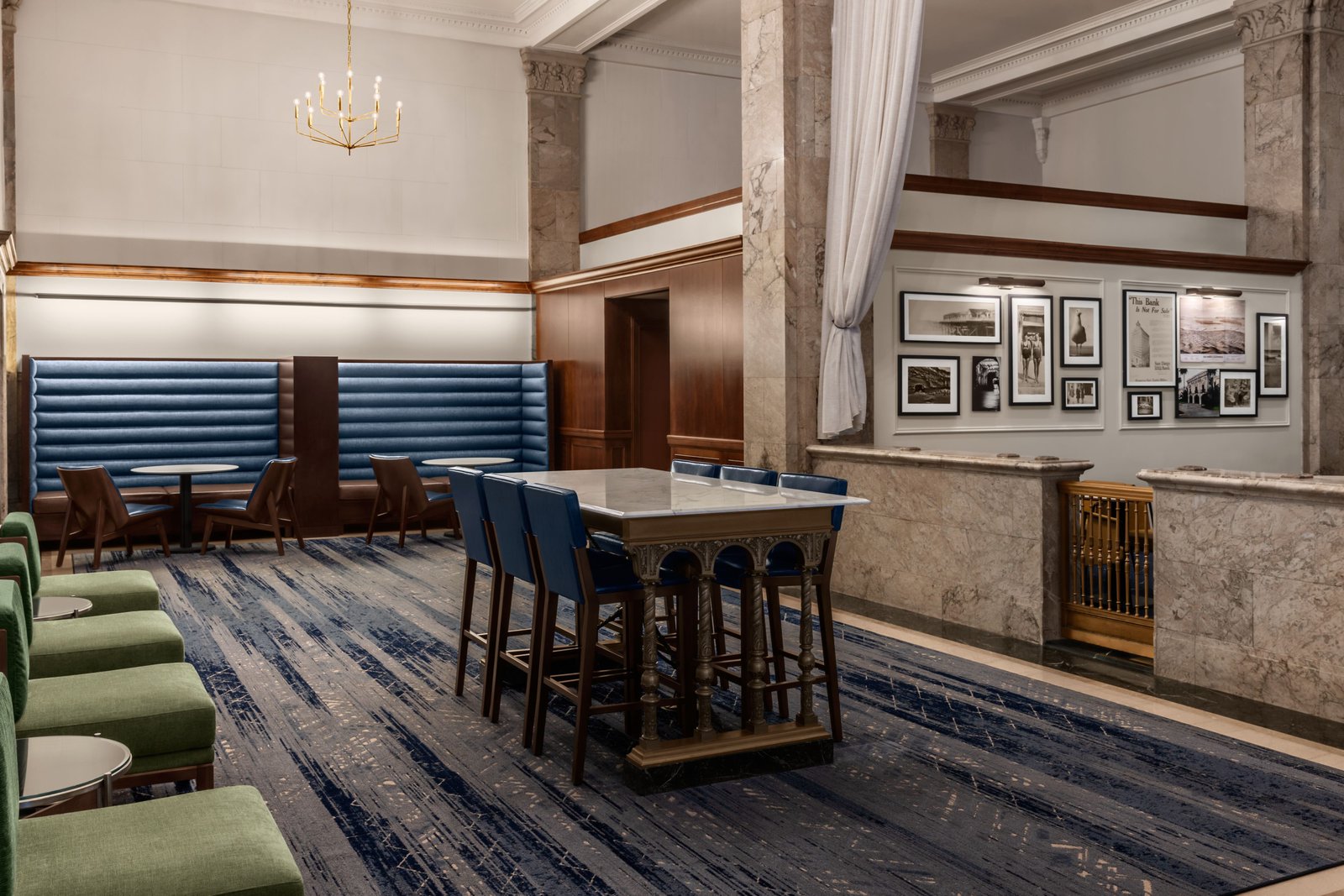 Courtyard by Marriott San Diego Downtown — eat & drink