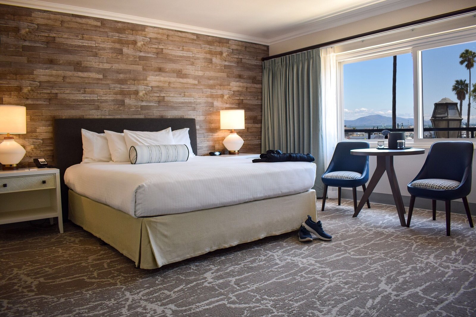 Beachside Inn — rooms