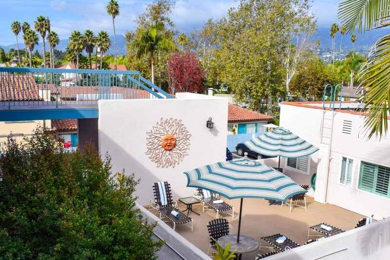 Beachside Inn — vibe