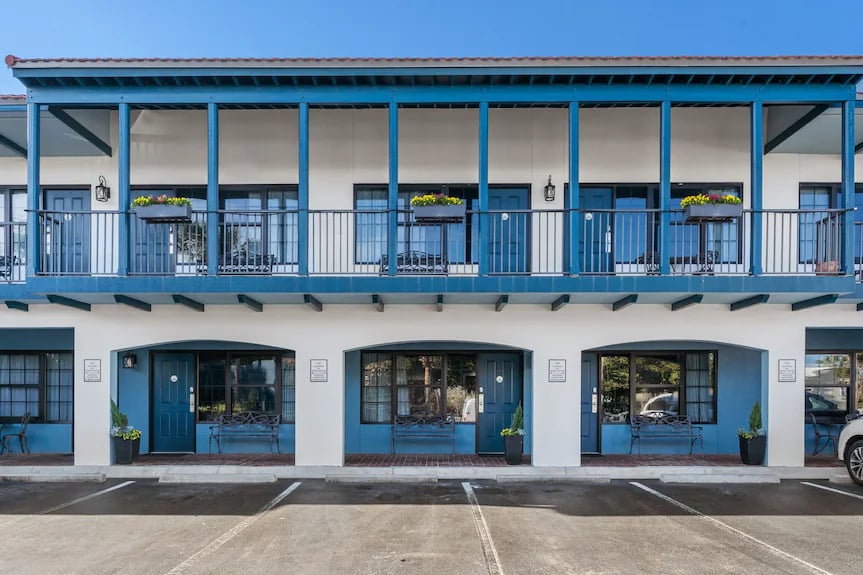 Beachside Inn — backstory