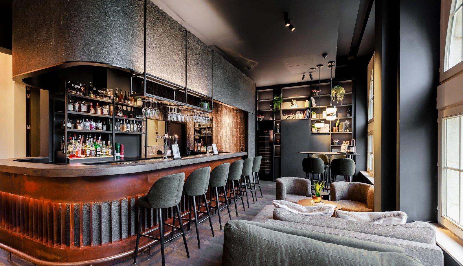Terhills Hotel, bar bouveau