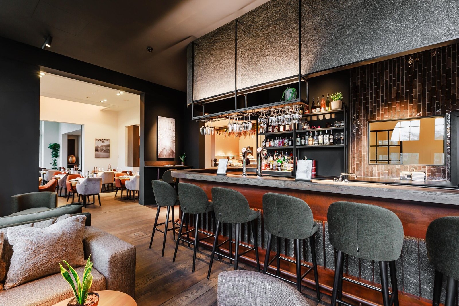 Terhills Hotel, bar bouveau