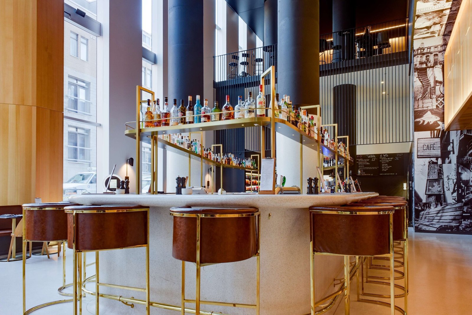 Hotel Monville, bar monème