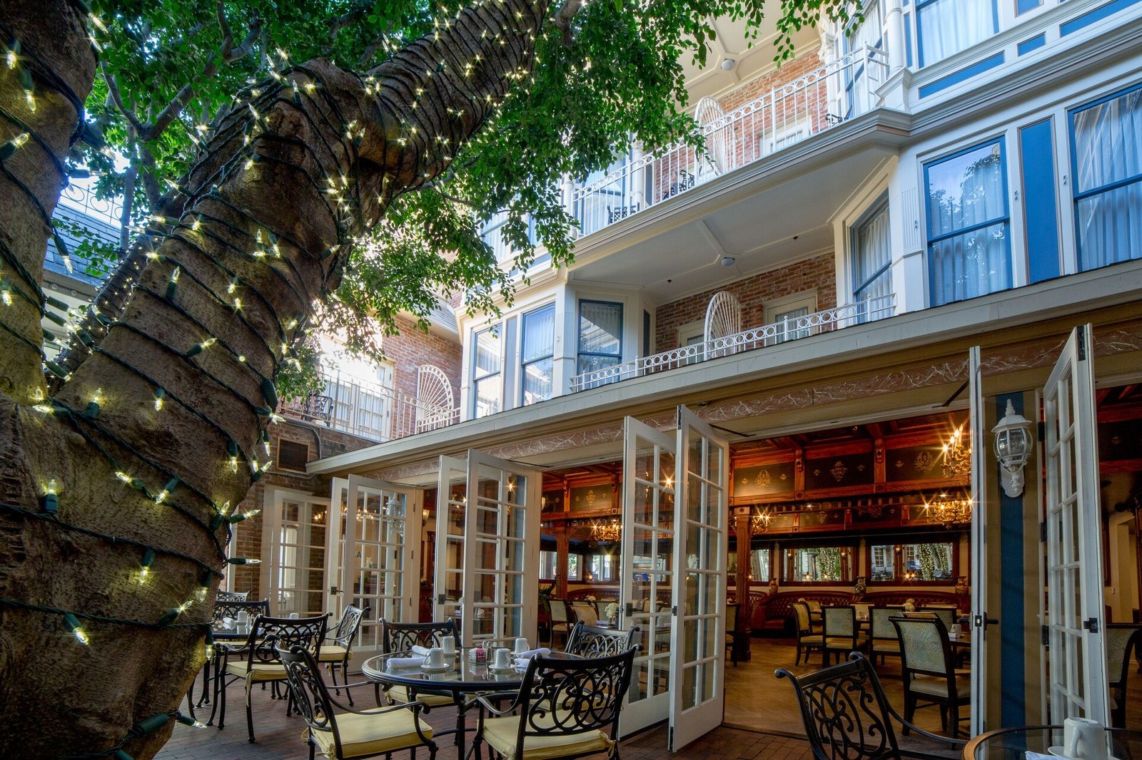 Horton Grand Hotel — vibe