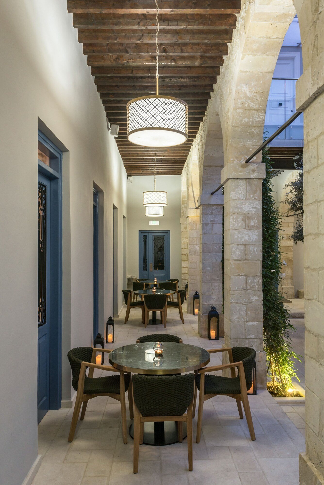 S Paul Hotel, atrium restaurant