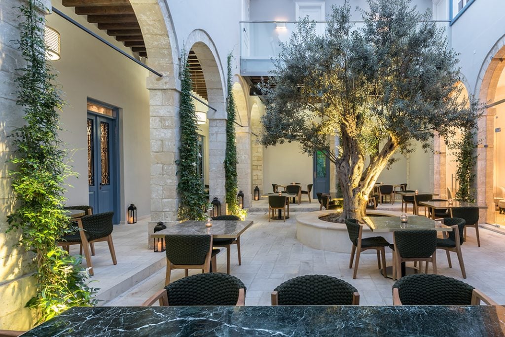 S Paul Hotel, atrium restaurant