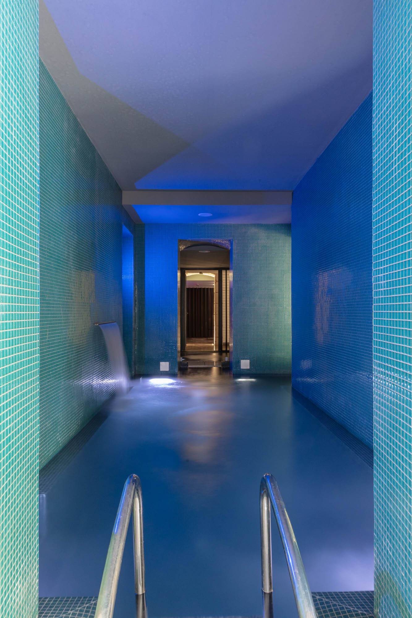 Hôtel C2, the pool