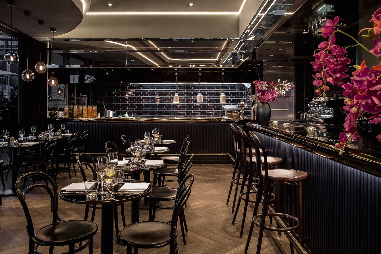 Hotel AMANO Grand Central, gambino's by amano