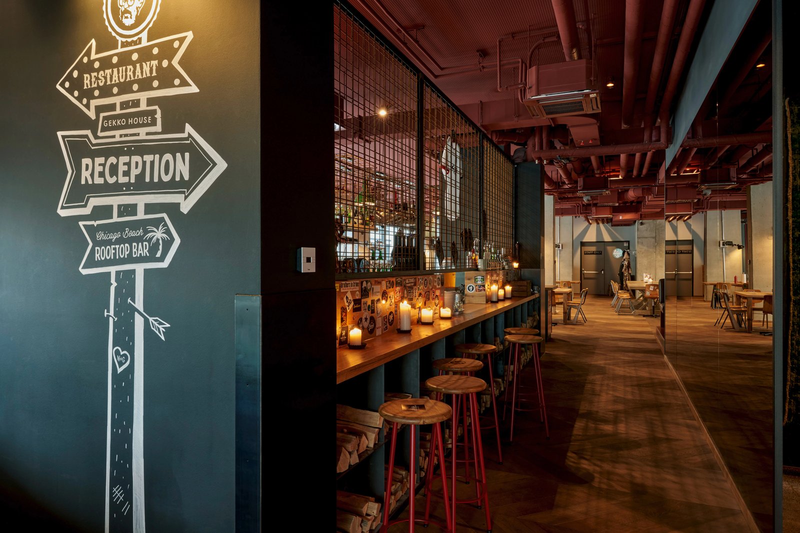 Gekko House, Frankfurt, a Tribute Portfolio Hotel, at the table