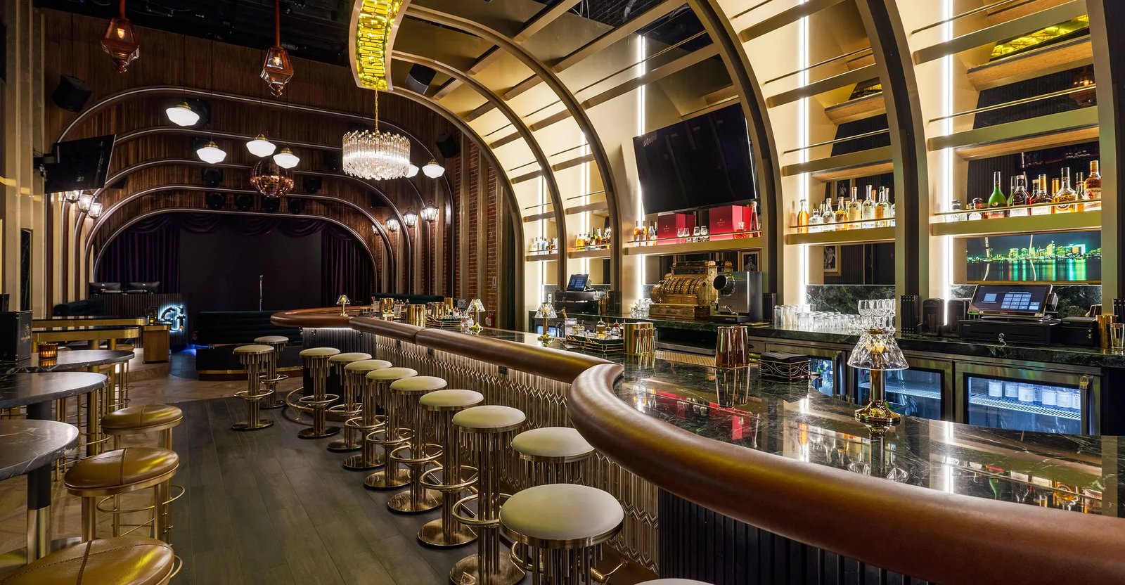 Sentral Gaslamp Quarter — vibe