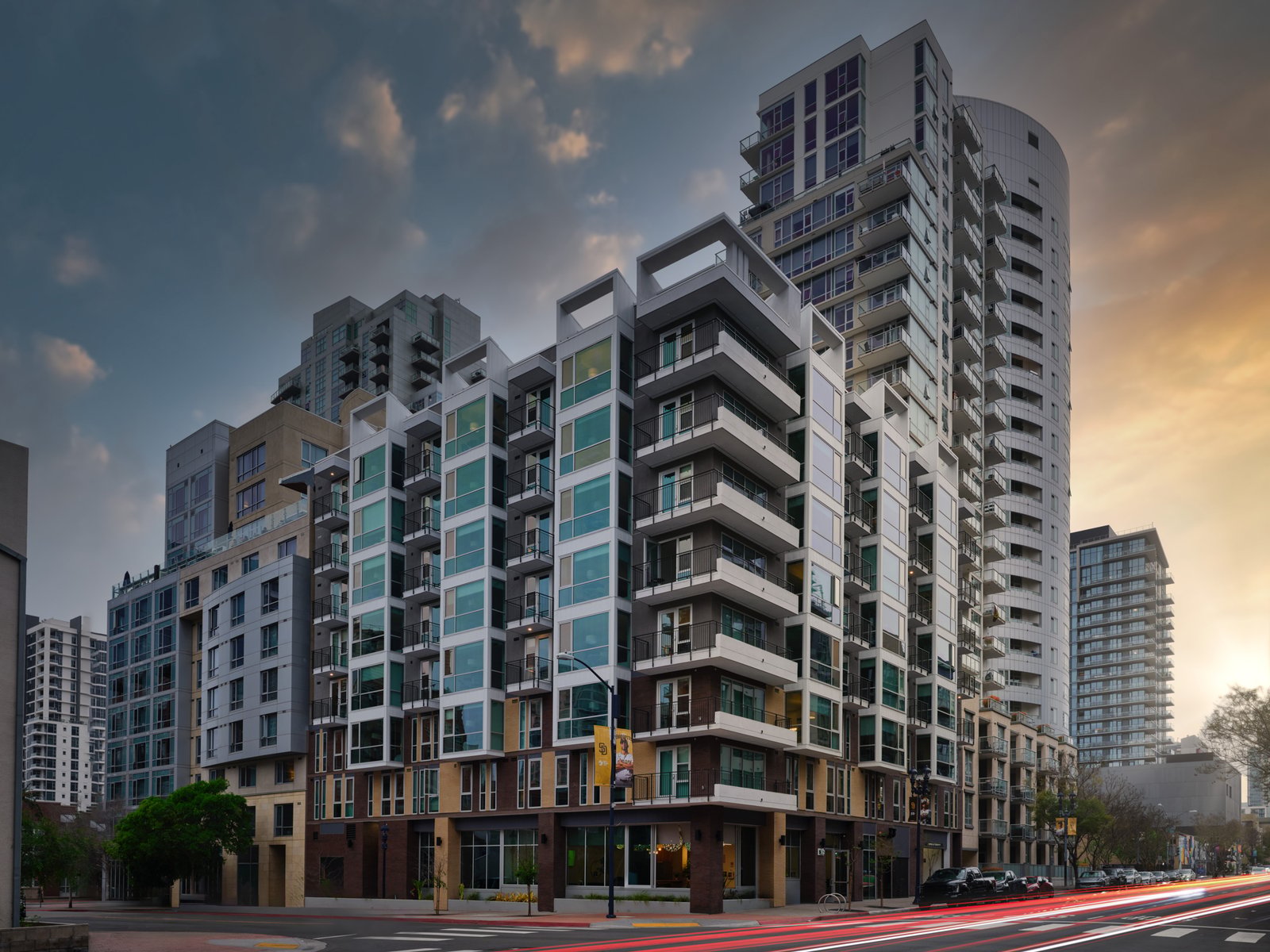 Sentral Gaslamp Quarter — vibe