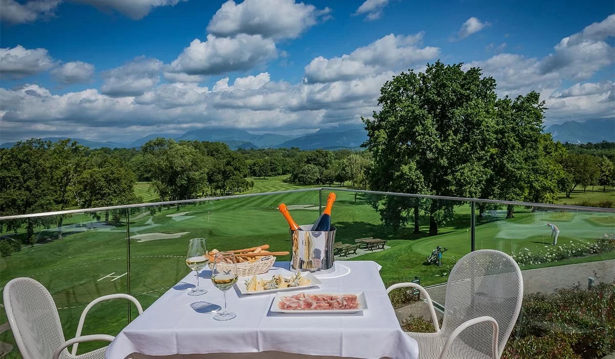 Villaverde Hotel & Resort, club house restaurant & bar