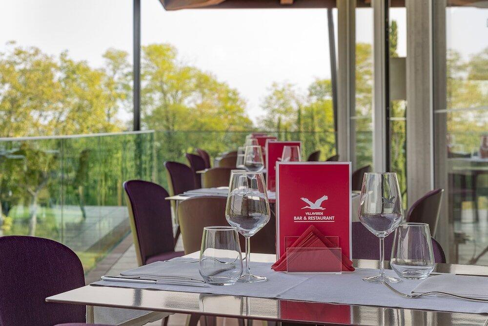Villaverde Hotel & Resort, club house restaurant & bar
