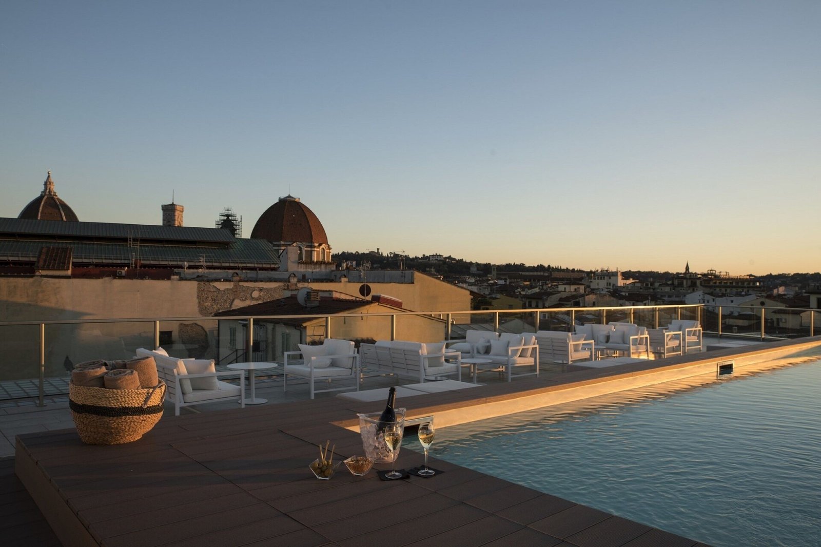 Glance Hotel In Florence