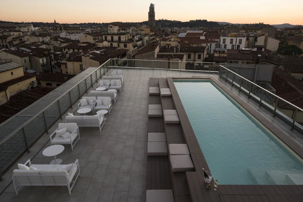 Glance Hotel In Florence