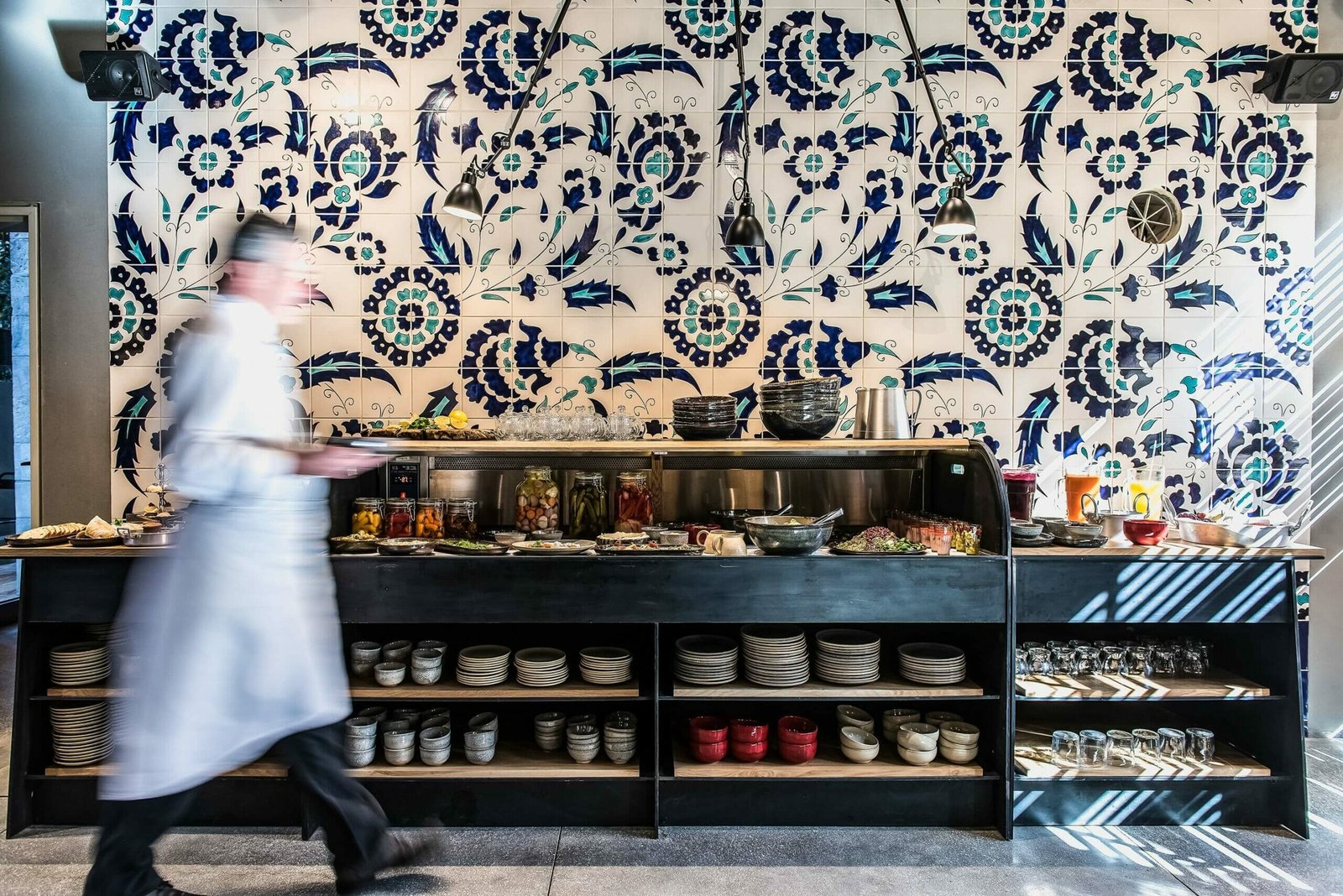 Bezalel Hotel, breakfast room & open-air patio