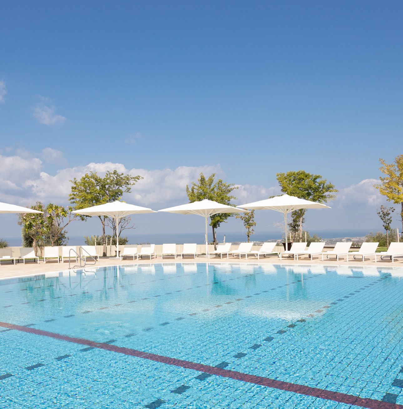 Elma Hotel, the pool