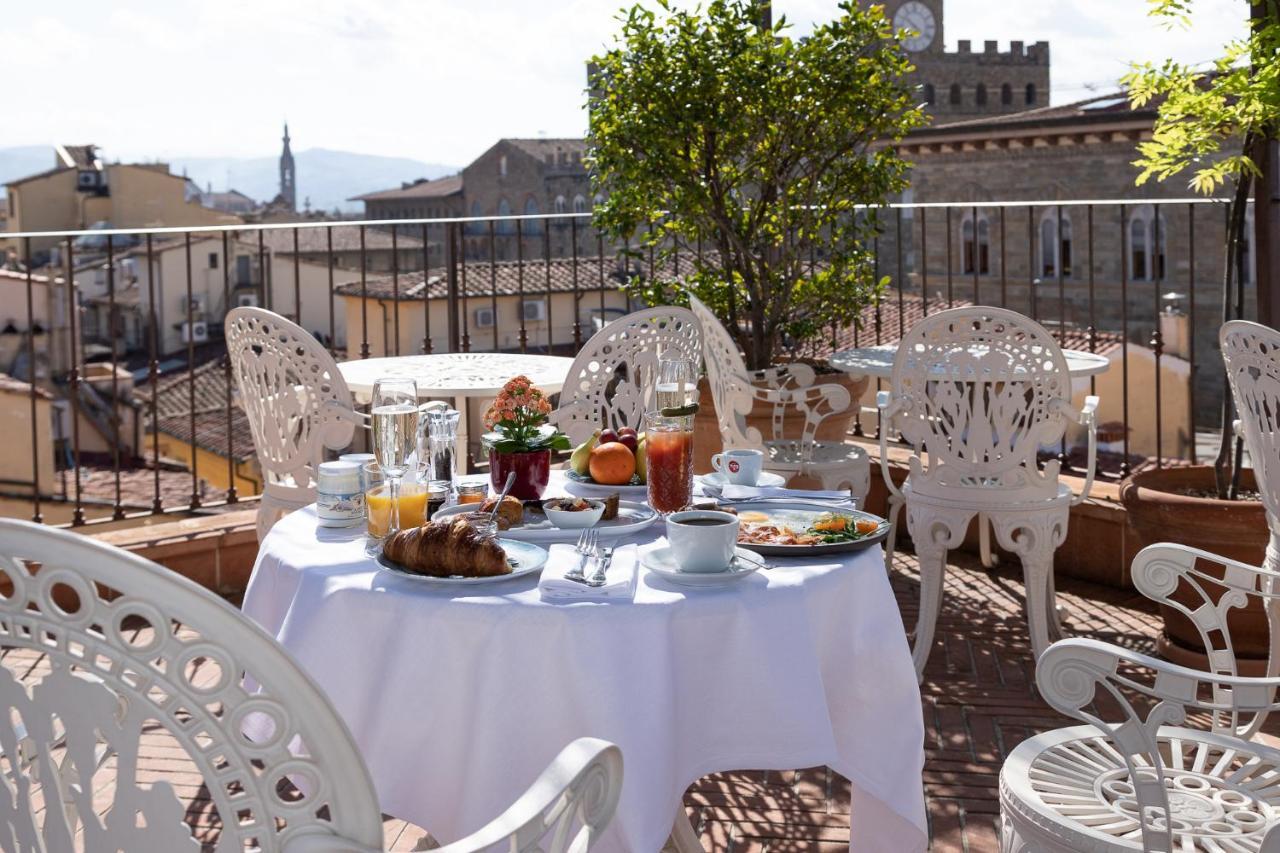Hotel Calimala Florence, at the table