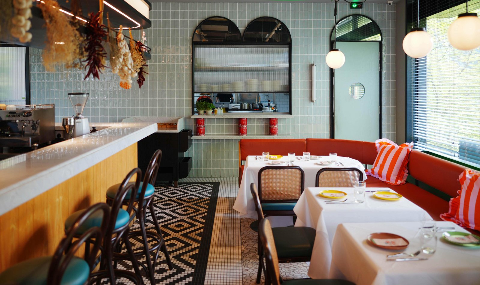 KLoé Hotel, at the table